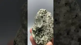 Hematite combine quartz specimen, skardu mines.    #specimen #hematite #crystal