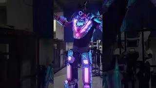 Traje de robot LED modelo T-23