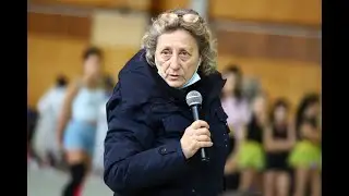 Нешка Робева преди спектакъла „Купон по нашенски“ в Зала 1 на НДК