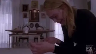 Sarah Paulson crying for 1 whole minute straight