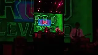 Rod Levario en &eacute;l Teatro Metropolitan (120425)