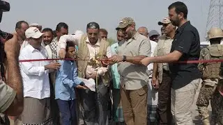 العميد طارق صالح يفتتح ثلاث مدارس للتعليم الأساسي والثانوي في المخا