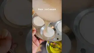 Batter me thoda mangrella mila kar banaya to aur bhi taste badh gya Simply Rajni idli recipe