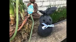 DIY Paashaas van een sok. Knutsel voor pasen.