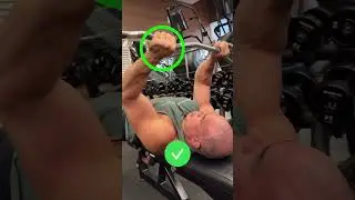 Fix your Lying Triceps Extensions! 📌 #muscletech #skullcrusher #triceps #workouttips #workoutform