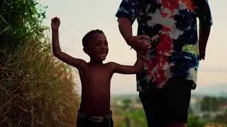CASACA feat. RAPADURA - O menino que sobe a ladeira