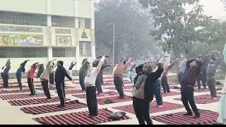 17.01.26 को डायट छतौनी मोतिहारी में योग प्रशिक्षण देते हुए रणजीत सर।।
