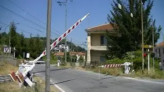 Spoorwegovergang Cairo Montenotte (I) // Railroad crossing // Passaggio a livello