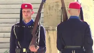 Evzones Greek Presidential Guard  &Tau;omb of Unknown Soldier  Monument in Athens   15 - 11 - 2025