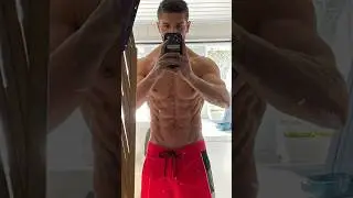 Handsome fitness man ☀️ romal_physique 💫✨