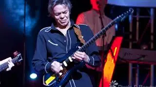While My Guitar Gently Weeps