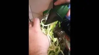 Vespiral Zucchini Noodle maker in action! #review
