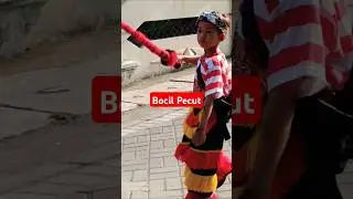Kok bisa Masik kecil mainan pecut? #surabaya #karnaval #sepat #fyp #viralvideo
