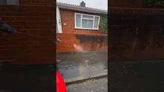 Watch how satisfying pressure washing can be😌 #satisfying #powerwashing