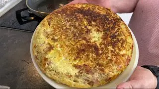 Tortilla de calabacín rellena de queso y jamón , ñau ñau