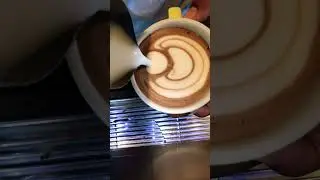 Latte art tulip 4 layer by me #barista #bali #coffee #espresso #greenfields #california #xrp