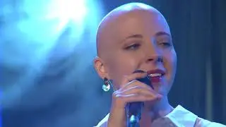 P&iacute;seň Spoutan&iacute;, zpěv Anna Julie Slov&aacute;čkov&aacute; - Show Jana Krause 18. 12. 2019
