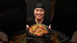 Stir-Fried Beef and Carrot Noodles
