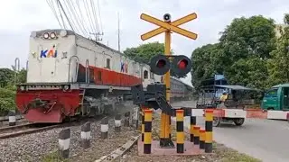 Perlintasan Kereta Api Simpang Beo#keretaapi#perlintasankeretaapi#train#divre1 