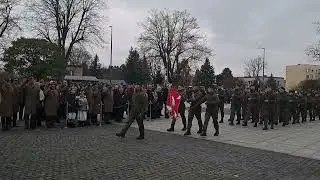 Defilada pododdział&oacute;w Garnizonu Nowa Dęba 11.11.2025