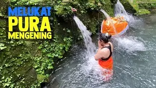 SUASANA MELUKAT DI PURA MENGENING GIANYAR BALI