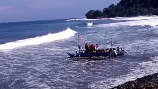 Salah satu penyeberangan menuju ke pulau pisang krui kab. Pesisir Barat Lampung dari tebakak