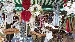 Passeggiata a Viktualienmarkt a Monaco di Baviera