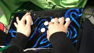 FR 2018 - Knee&rsquo;s Hands (Paul P2)