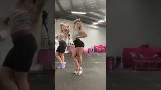 WBFF Bikini Fitness Diva Posing Stage Walk routine