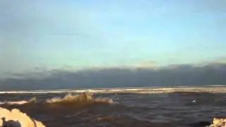 Cliffs made of ice and high waves!!
