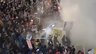 Protesters and police clash at anti-government protest in Tel Aviv