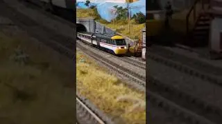 The Hornby Inter City 125 Powers Past Kettlebrook Signal Box #modelrailways #modeltrains #train