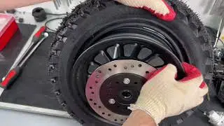 Motiko MU5 замена передней покрышки.