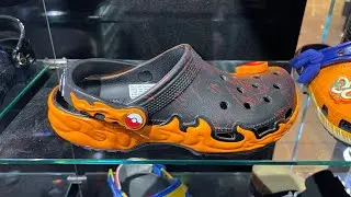 Crocs Classic Clog x Pok&eacute;mon &ldquo;Charizard VS Blastoise&rdquo; - Style Code: 211346-90H