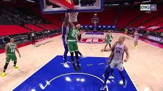Jerami Grant posterizes Daniel Theis - Pistons vs Celtics | 01.01.2021