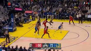 Jrue Holiday gives up the easy bucket under the rim and passes to a 3 instead vs. the Warriors