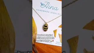 Bumble bee inspired necklace made with a real Tulip flower 🐝🌷 #ResinFlowerJewelry