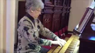 Organist Anne Glass