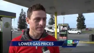 Drivers take advantage of low gas prices during holidays