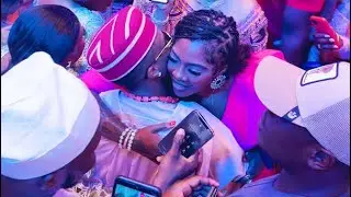 Beautiful! Tiwa Savage Shocked Everyone As She Surprised Wizkid At His Mother’s Burial Ceremony.