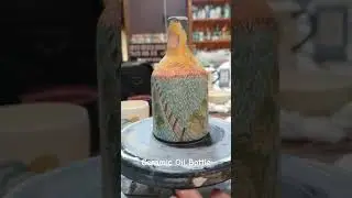 This oil bottle brings a touch of countryside to your kitchen #oilbottle #pottery