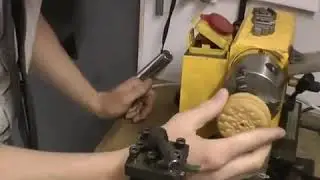 AUSTRIALA MEN BISCUIT FIGHT
