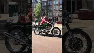 Beautiful Norton Commando Caf&eacute;racer