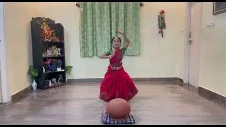 Ganesha kavthuvam performed by Aaravi Anoop