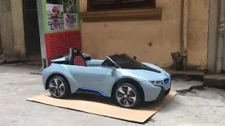 Xe &ocirc; t&ocirc; điện trẻ em BMW i8 m&atilde; số Je168 c&oacute; m&agrave;n h&igrave;nh tivi