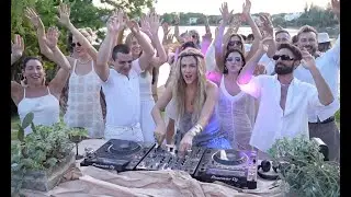Daniela Urzi Dj Set of Progressive house as the sun goes down .