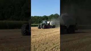 Fendt Vario 930 gen7 with Claas Quadrant 3400 RC #fendt930 #farming #machine