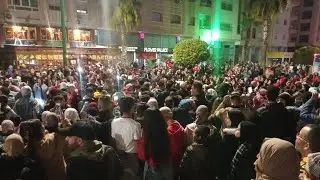 أجواء فرح غير مسبوقة بمكناس...نساء ورجال أطفال وشيوخ يتغنون بتأهل المنتخب