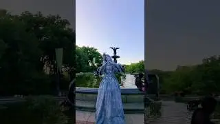 Living Statue in Central Park. 🫶🏻#livingstatue #centralpark #newyork #nyc #beautifuldestinations
