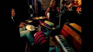 Hire A Vintage Jazz Band - Charleston knees up